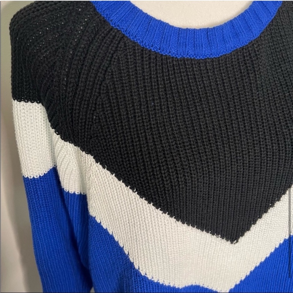 Express Black, Blue, & White Crewneck Chevron Shaker Knit Oversized Sweater, Sm - Picture 6 of 11